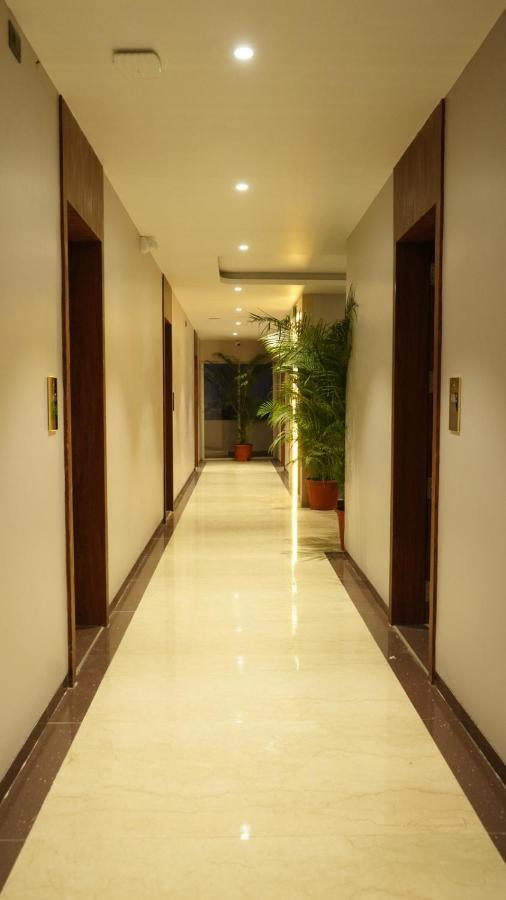 Alaukik Hotel Shirdi Exterior photo