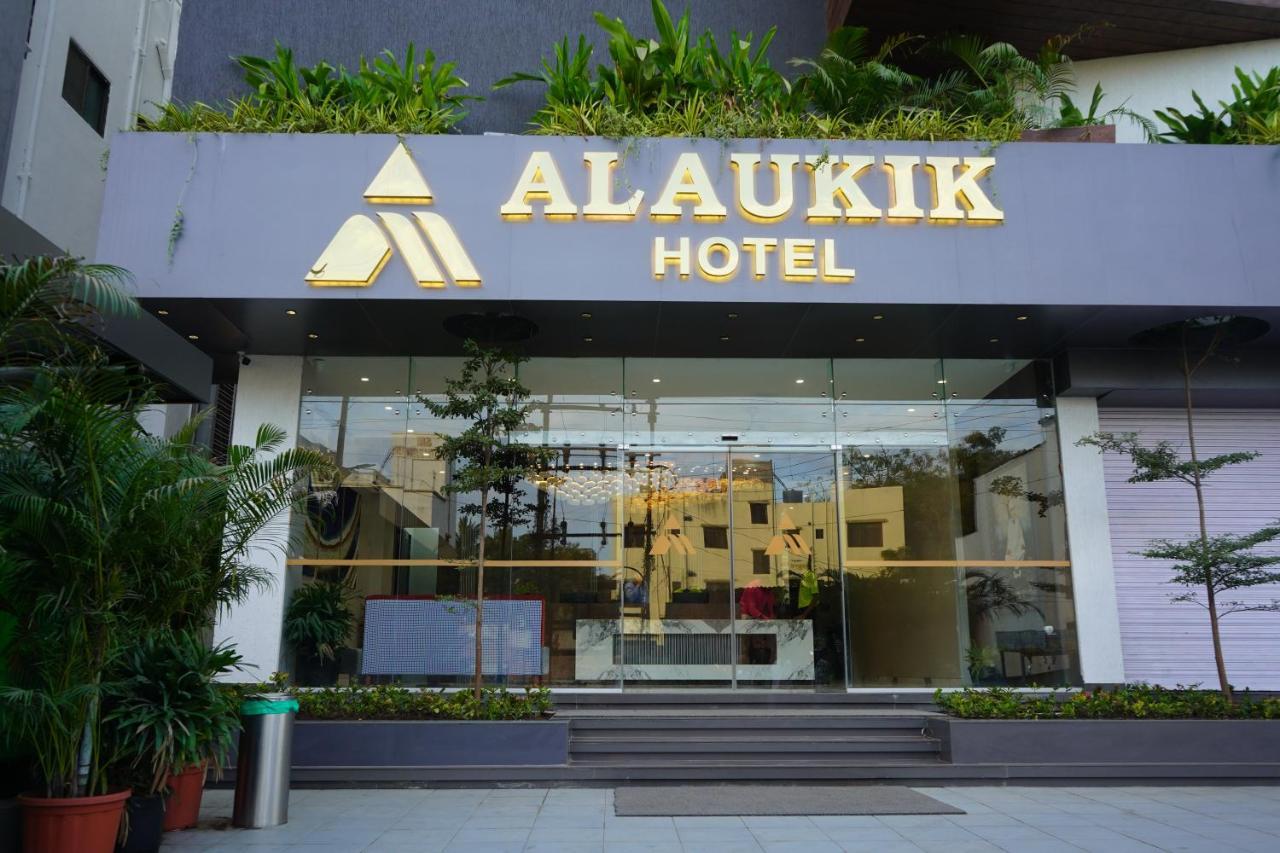 Alaukik Hotel Shirdi Exterior photo