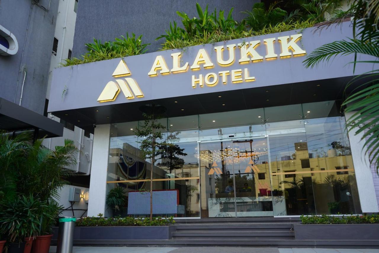 Alaukik Hotel Shirdi Exterior photo
